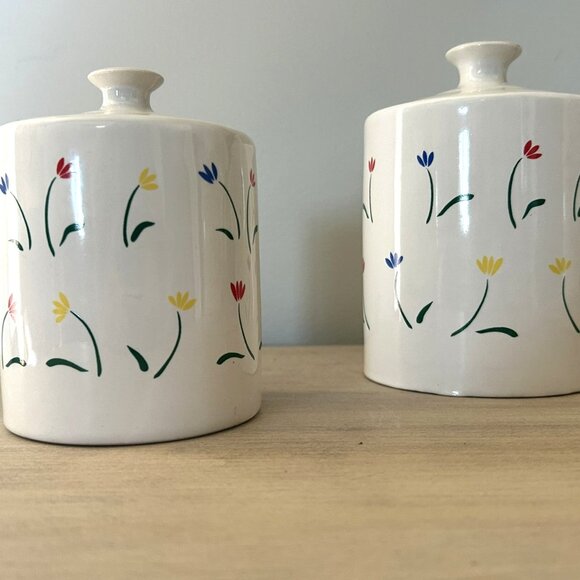 Set of 2 Ceramic Canisters with a painted floral design - Picture 1 of 14